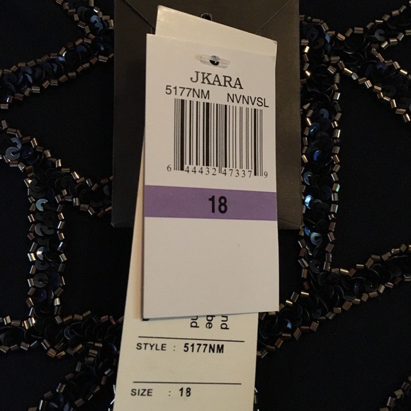 Gorgeous navy sequined long gown NWT - Picture 7 of 7